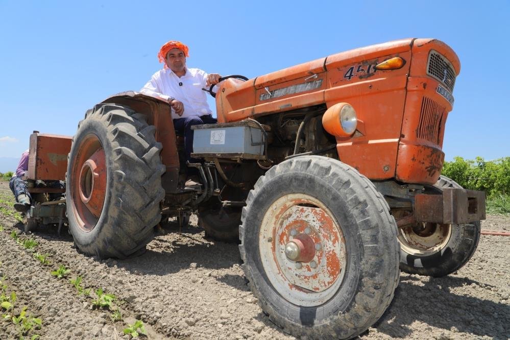 Saruhanlı Belediye Başkanı Ekrem Cıllı üzüm hasadında elini makineye kaptırdı
