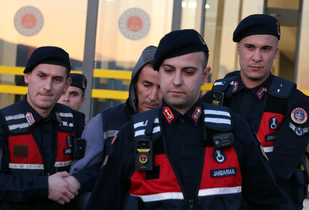 Cinayet sanığından pes dedirten savunma! Mahkemede “Dünyamdı” dedi, oğlu geçmişi ortaya döktü