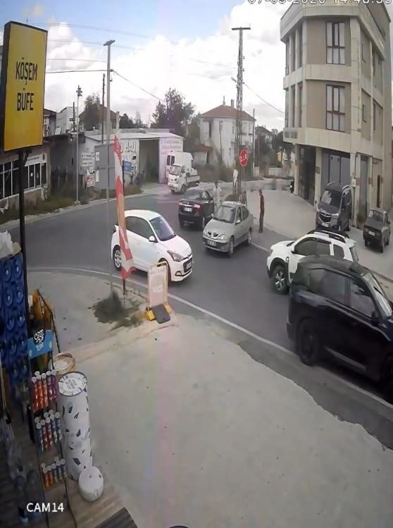 "DUR" tabelasına çarptı! Öfkesini bakın nasıl çıkardı
