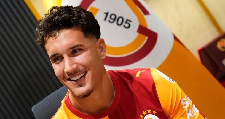 Galatasaray, Deniz Gül'ü Porto'dan 10 milyon euro bonservis transfer etti.