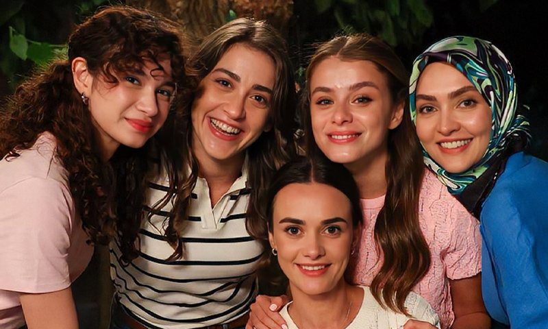 TRT 1’in yeni dizisi Evlilik Güzeldir’e izleyiciden tam not! Herkes aynı yorumu yaptı