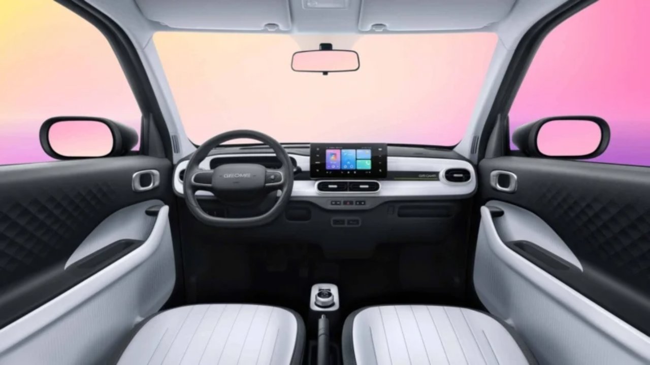 316 bin TL'lik elektrikli otomobilde 210 km menzil! Geely Panda Mini yenilendi