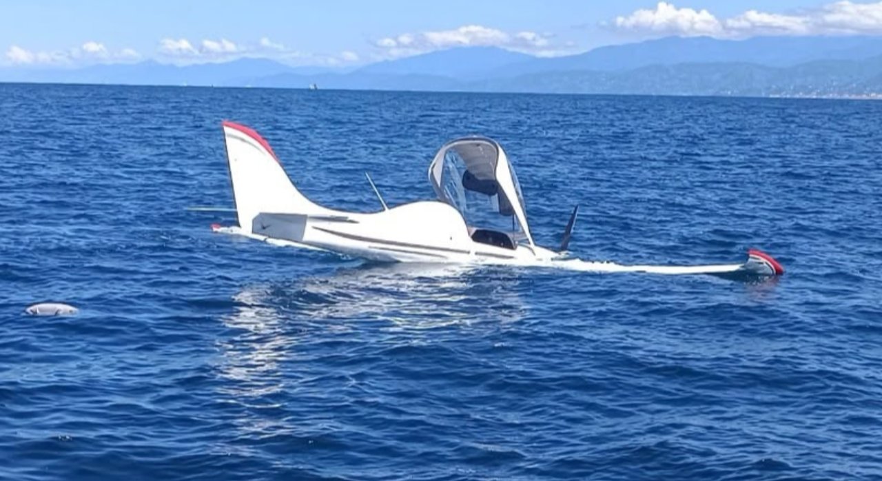 Gürcistan’dan havalanan uçak Rize açıklarında denize acil iniş yaptı