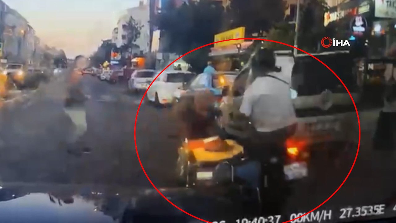 Lüleburgaz'da pes dedirten anlar! Engelli yayaya çarpıp yoluna devam eden motosikletli kamerada