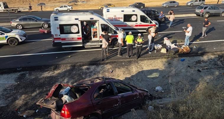 Trafik kazalarında yılın ilk 8 ayında bin 430 kişi hayatını kaybetti, 272 bin kişi yaralandı