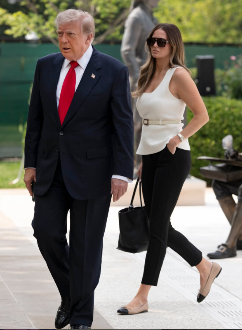 Trump’tan 3 kadın danışmanına servet değerinde hediye! Beyaz Saray'ı karıştırdı