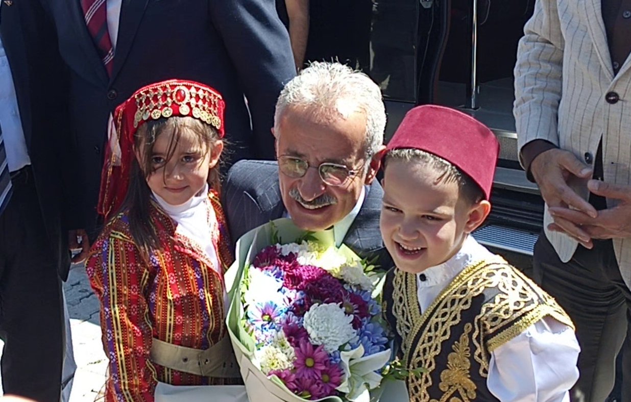 Ulaştırma Bakanı Uraloğlundan seçim açıklaması: İnşallah Cumhurbaşkanımızı yeniden seçeceğiz