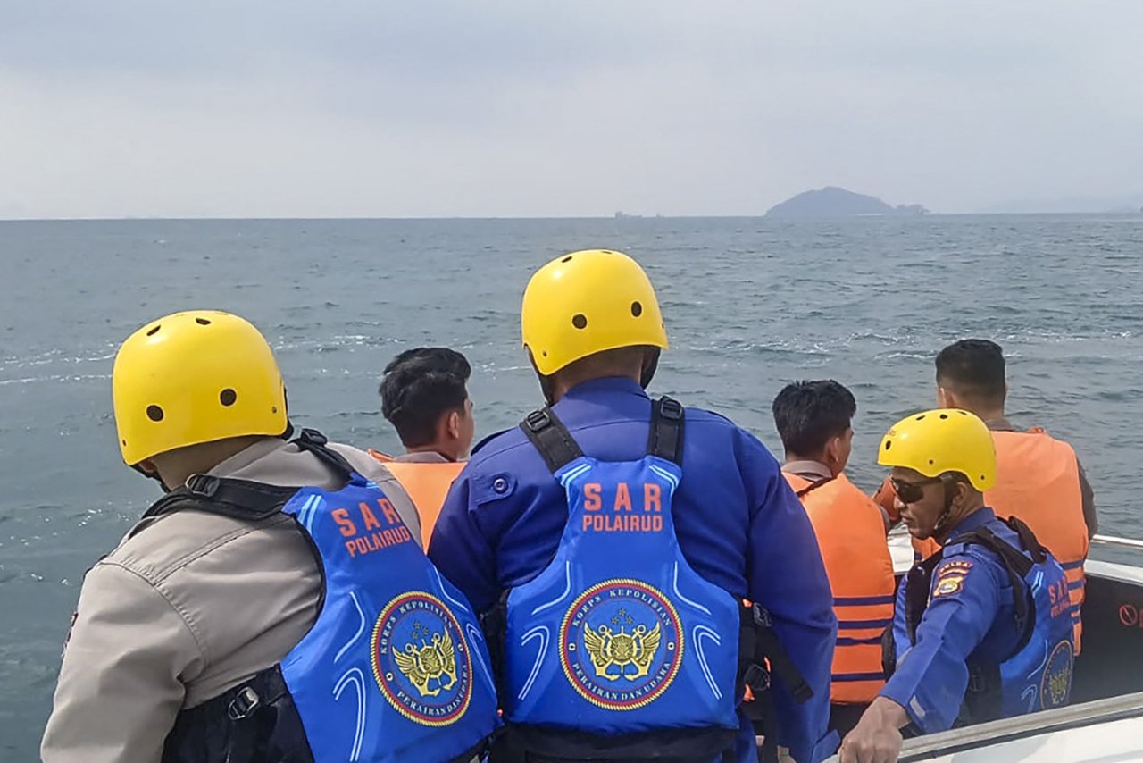 Yanardağ patlamasını haberleştirmek için gittiler! Kayıp gazeteciler köşe bucak aranıyor