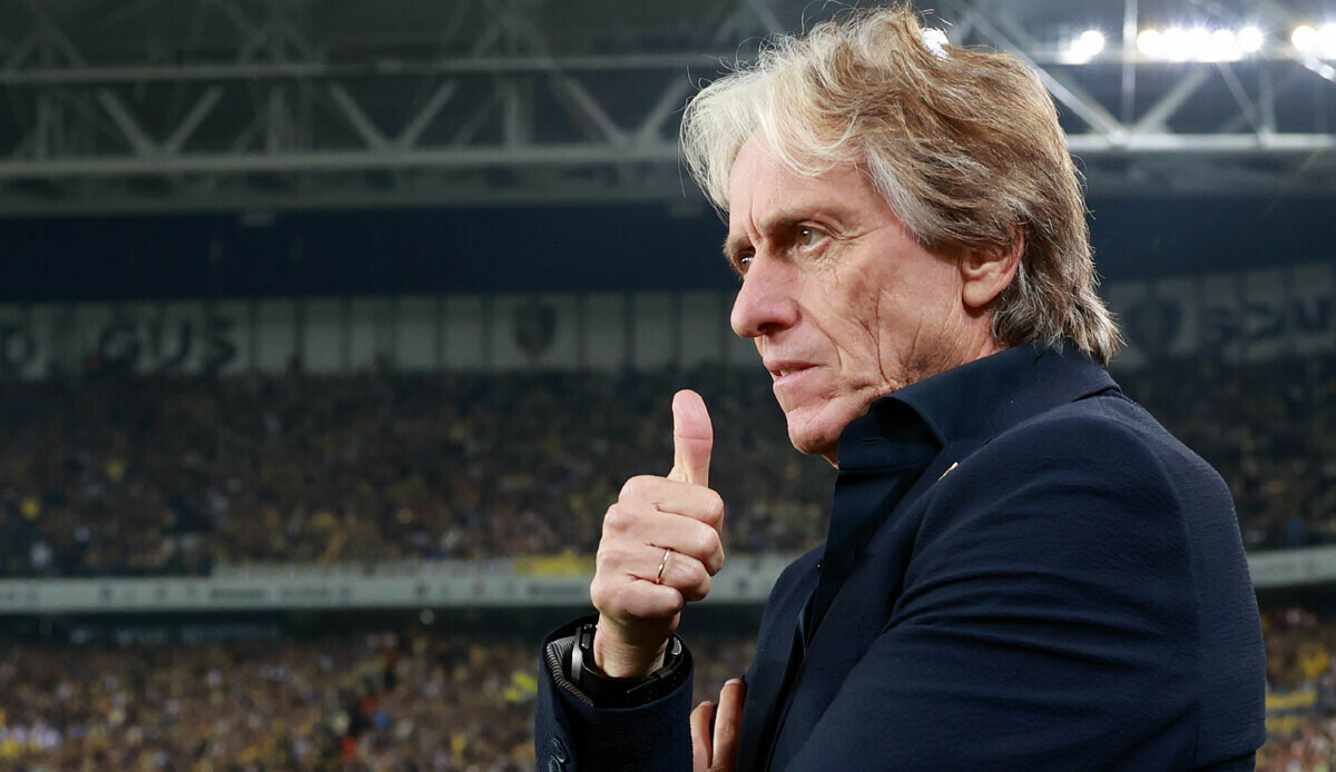 Jorge Jesus: Altay büyük bir kaleci ve milli takımın kalecisi. Herkesin kötü günü olabilir. Sevgi gösterilmesi gerekir Jorge Jesus: Altay büyük bir kaleci ve milli takımın kalecisi. Herkesin kötü günü olabilir. Sevgi gösterilmesi gerekir
