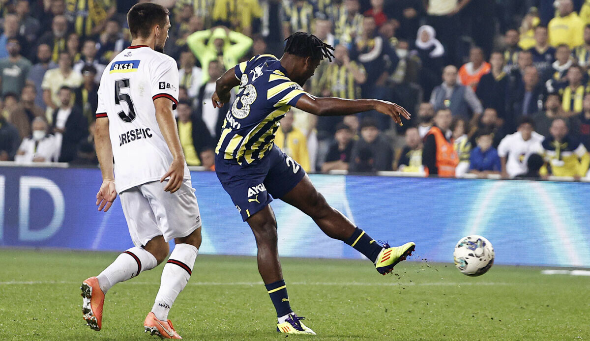 Sanki Premier Lig! Kadıköy'de 9 gollü Fenerbahçe galibiyeti Sanki Premier Lig! Kadıköy'de 9 gollü Fenerbahçe galibiyeti
