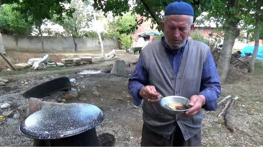 Kış aylarının vazgeçilmezi, kan yapıcı özelliği ile dikkat çekiyor! Üzüm pekmezinin faydası saymakla bitmiyort Kış aylarının vazgeçilmezi, kan yapıcı özelliği ile dikkat çekiyor! Üzüm pekmezinin faydası saymakla bitmiyort