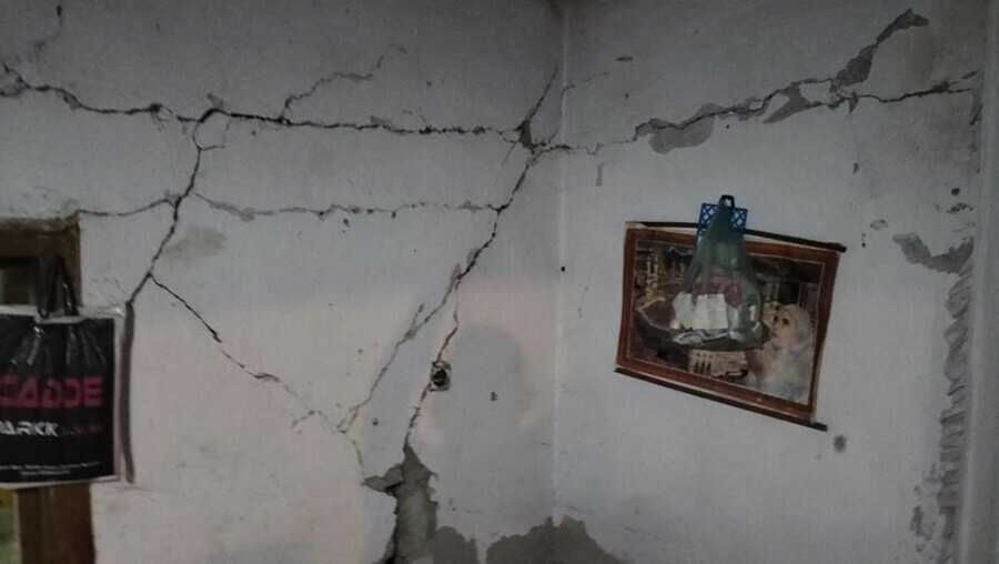 Osmaniye'de 5,1 büyüklüğünde deprem! Adana, Gaziantep ve Hatay'ı da salladı Osmaniye'de 5,1 büyüklüğünde deprem! Adana, Gaziantep ve Hatay'ı da salladı