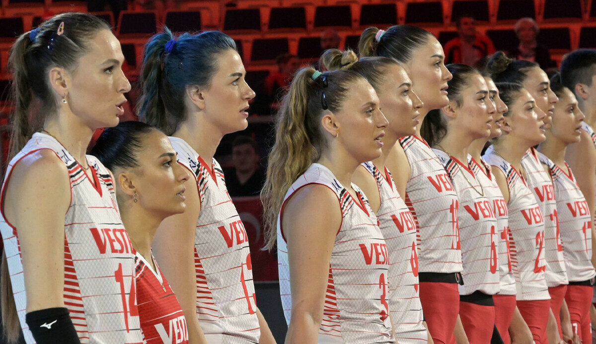 Filenin Sultanları şampiyonaya veda etti Filenin Sultanları şampiyonaya veda etti