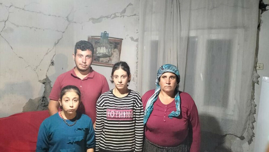 Osmaniye'de 5,1 büyüklüğünde deprem! Adana, Gaziantep ve Hatay'ı da salladı Osmaniye'de 5,1 büyüklüğünde deprem! Adana, Gaziantep ve Hatay'ı da salladı