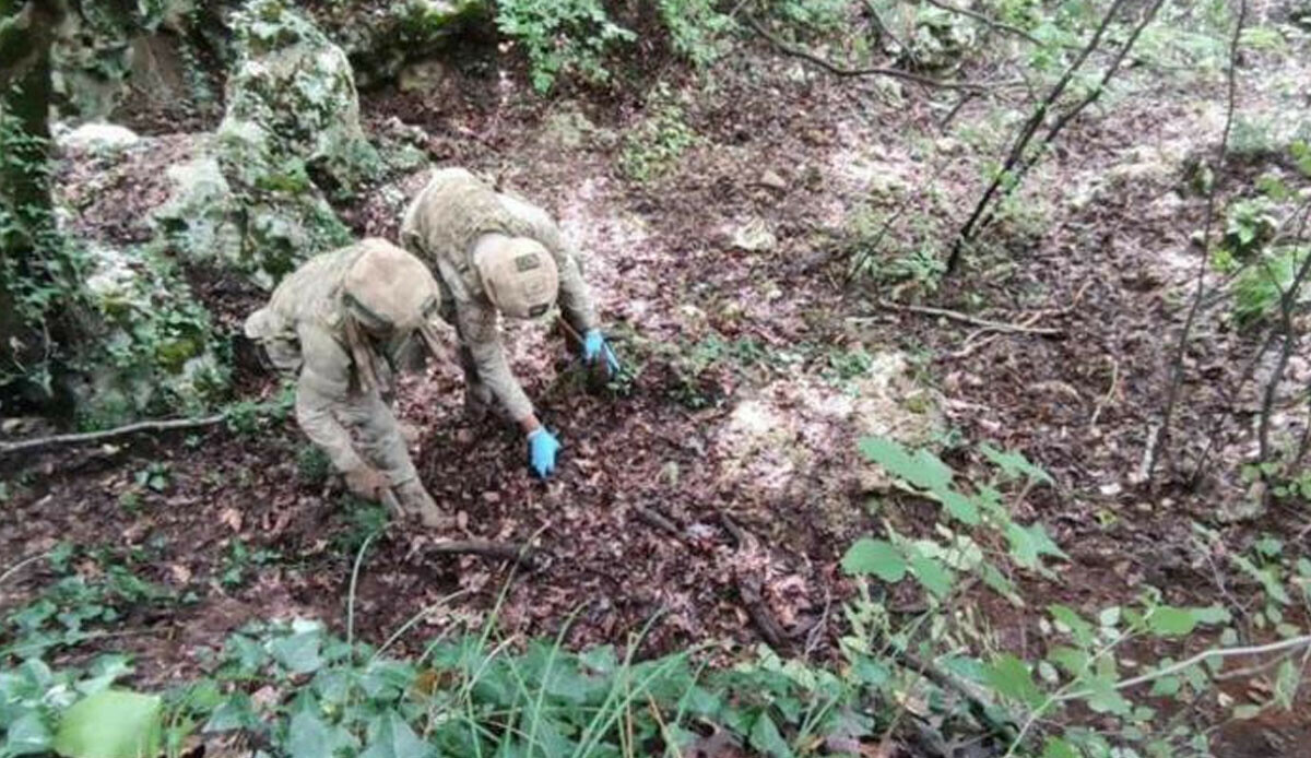 MİT ve jandarmadan ortak operasyon: Amanoslar’da PKK’ya ait 2 depo imha edildi MİT ve jandarmadan ortak operasyon: Amanoslar’da PKK’ya ait 2 depo imha edildi
