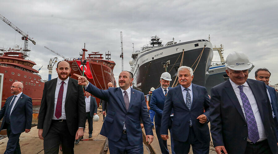 Türkiye'de üretildi: Dünyanın en büyük yüzen fabrikası Türkiye'de üretildi: Dünyanın en büyük yüzen fabrikası