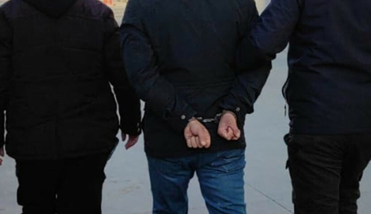 Yunanistan&#039;a kaçmaya çalışan 22 terörist yakalandı