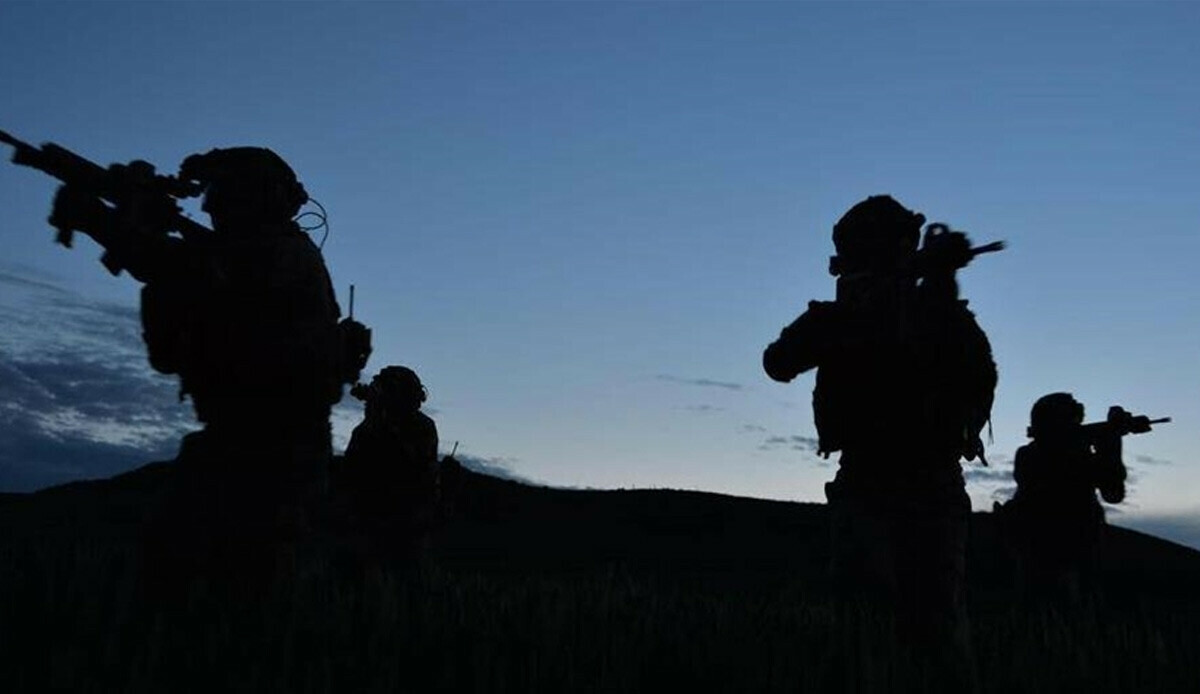 Şehidimizin kanı yerde kalmadı: 4 terörist etkisiz! Şehidimizin kanı yerde kalmadı: 4 terörist etkisiz!