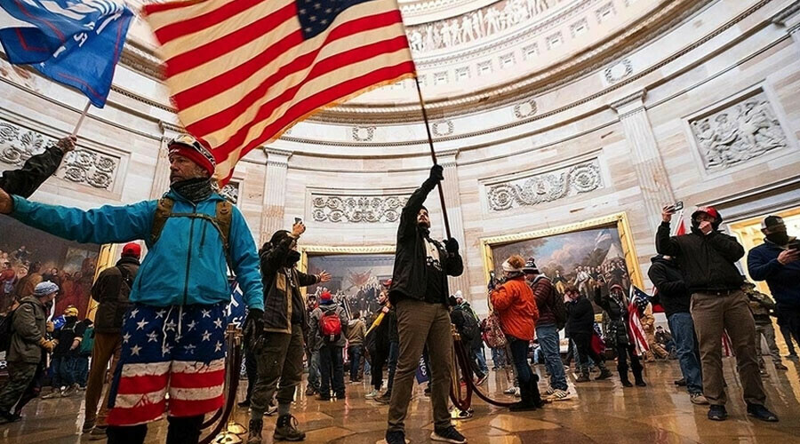 ABD’nin en karanlık gününde neler yaşandı?  Kongre Baskını sırasında liderlerin yaşadığı korku dolu anlar ilk kez yayınlandı