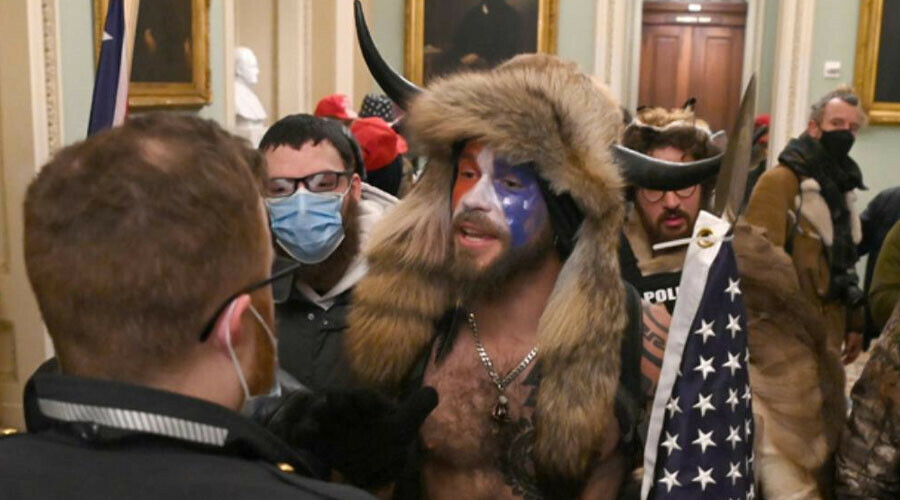 ABD’nin en karanlık gününde neler yaşandı?  Kongre Baskını sırasında liderlerin yaşadığı korku dolu anlar ilk kez yayınlandı