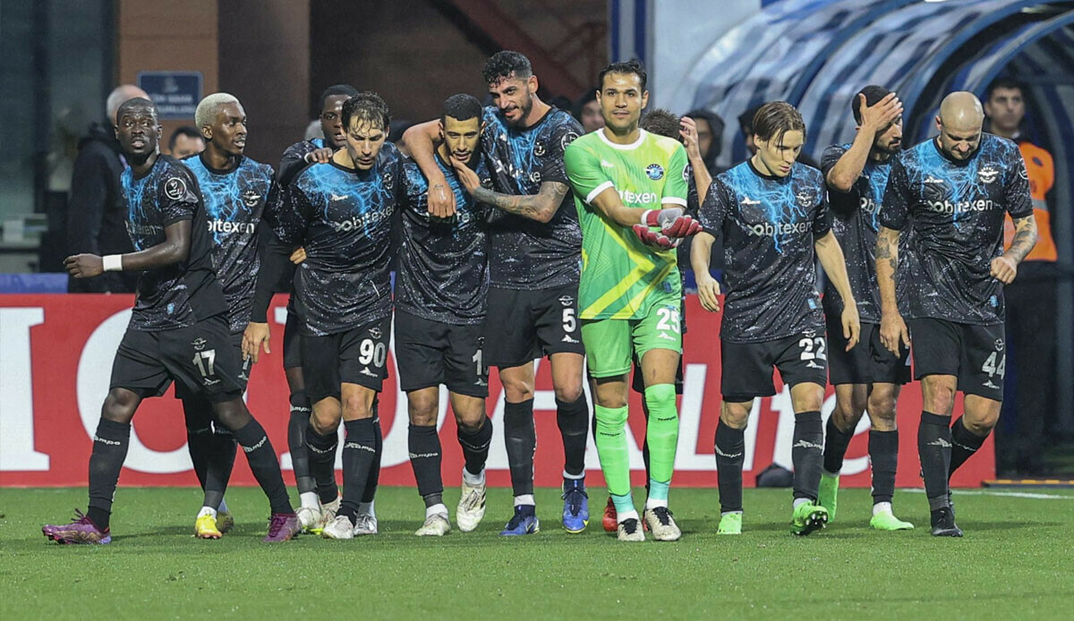 Adana Demirspor şampiyon olur mu? Kasımpaşa'ya deplasmanda 4 gol Adana Demirspor şampiyon olur mu? Kasımpaşa'ya deplasmanda 4 gol