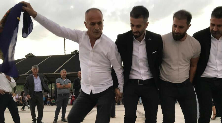 Yurt dışından teklif yağıyor… Dünyaca ünlü şarkıcı Justin Bieber paylaştı, tüm dünya Şırnaklı ‘Michael Jackson Nezir'i izledi Yurt dışından teklif yağıyor… Dünyaca ünlü şarkıcı Justin Bieber paylaştı, tüm dünya Şırnaklı ‘Michael Jackson Nezir'i izledi