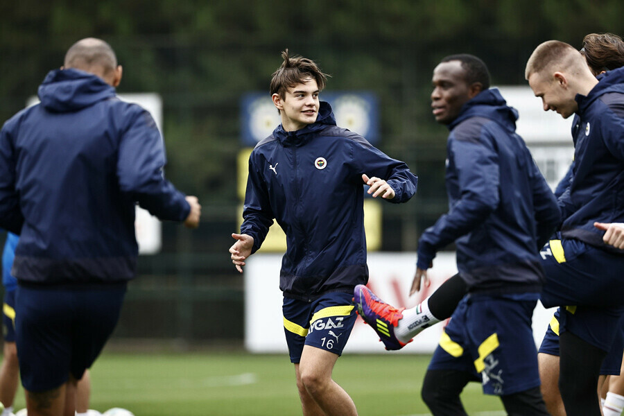 6 eksikli Fenerbahçe'de tek hedef 3 puan