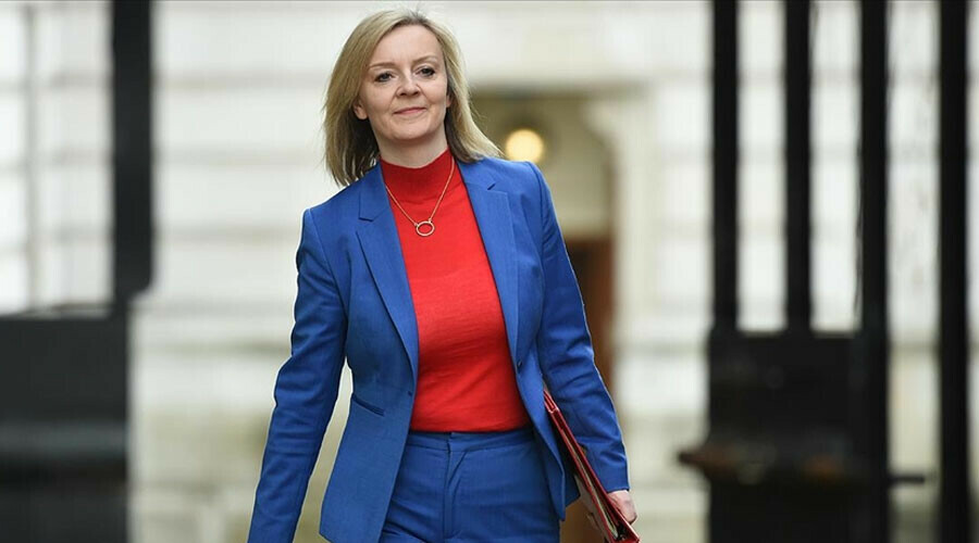İngiltere'nin yeni başbakanı Liz Truss topun ağzında: Marul ile yarıştırıyorlar