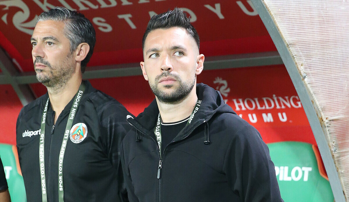 Alanyaspor'un hocası Farioli'den iş ilanı: Maç analisti ve scout arıyor Alanyaspor'un hocası Farioli'den iş ilanı: Maç analisti ve scout arıyor
