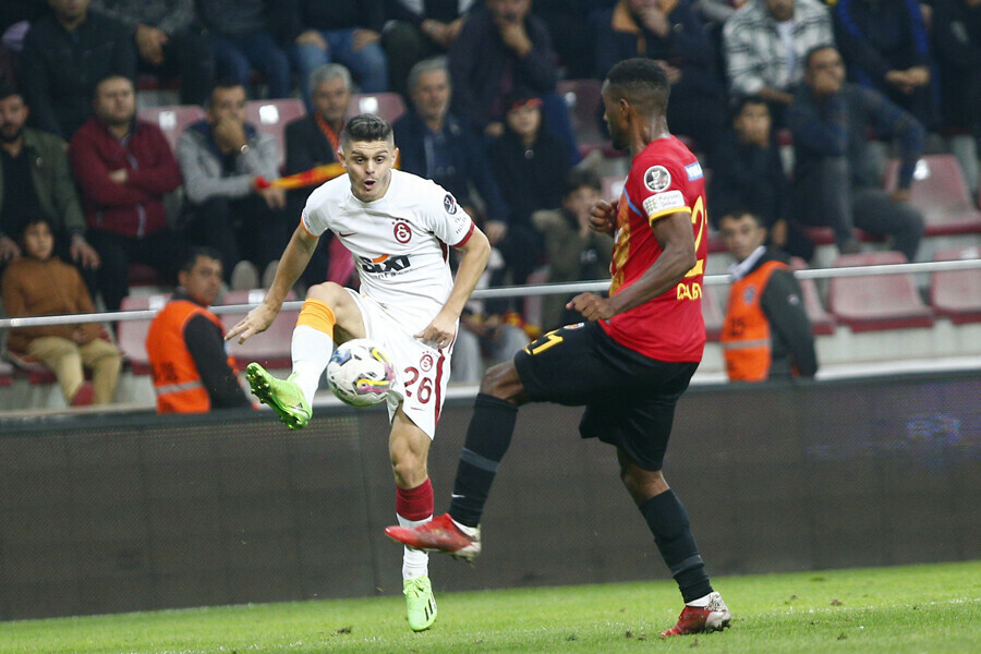 Galatasaray her şeyi deniyor! Buruk ne yapsa olmuyor Galatasaray her şeyi deniyor! Buruk ne yapsa olmuyor