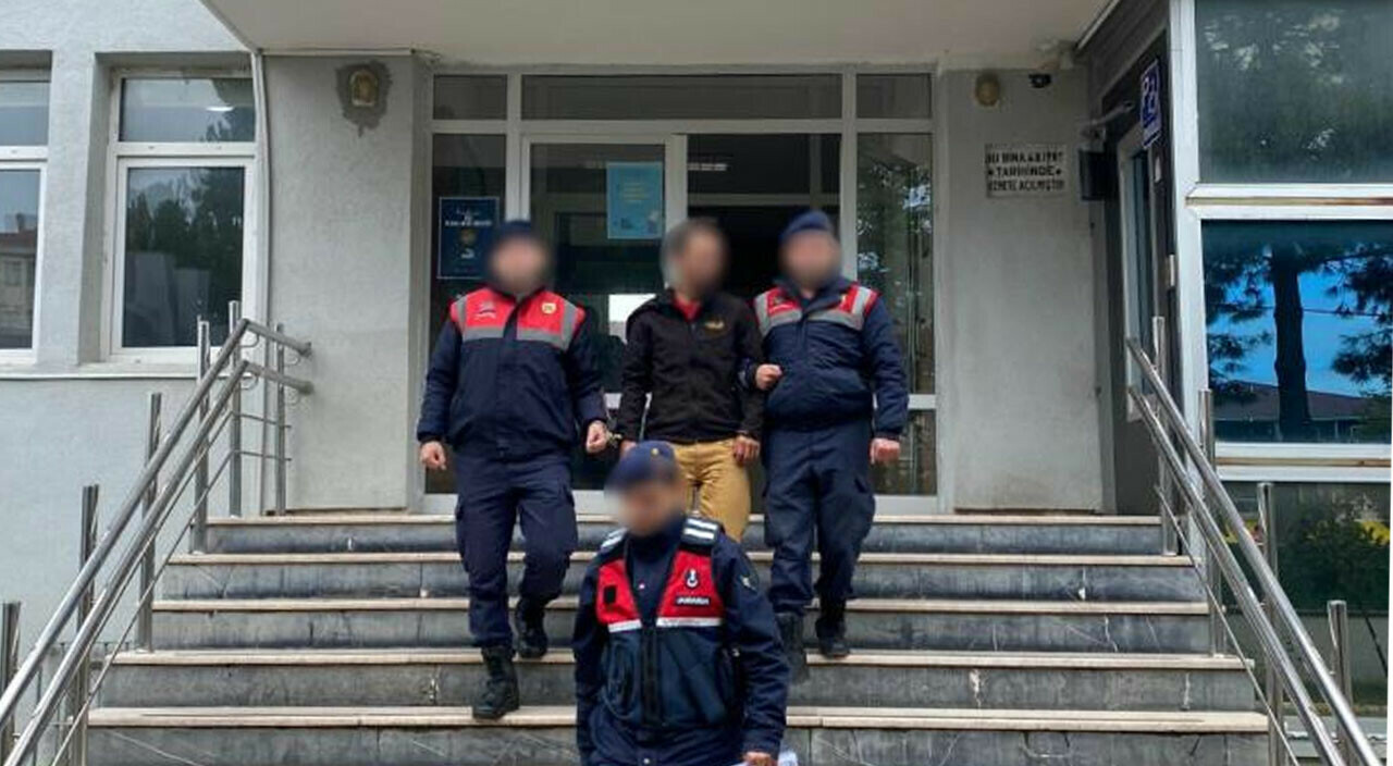 24 ayrı suçtan aranan şahıs lokantada yakalandı 24 ayrı suçtan aranan şahıs lokantada yakalandı