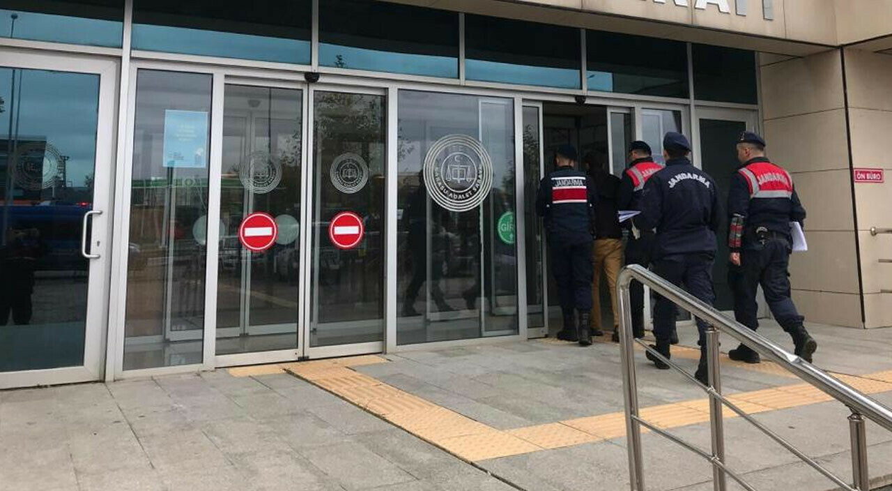 24 ayrı suçtan aranan şahıs lokantada yakalandı