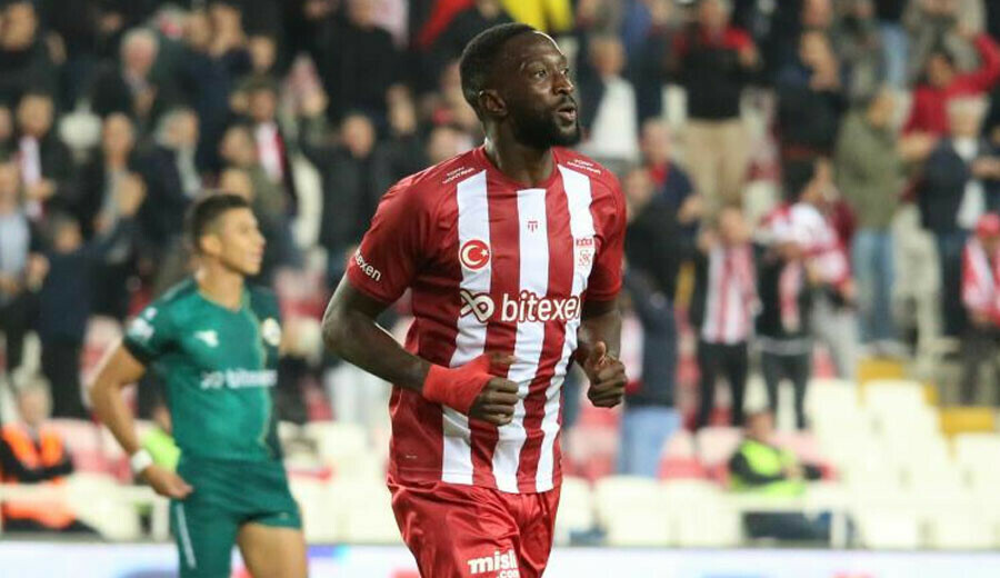 Sivasspor seriye taktı, iç sahada ilklerin maçı, Giresunspor 6 maçtır galibiyete hasret Sivasspor seriye taktı, iç sahada ilklerin maçı, Giresunspor 6 maçtır galibiyete hasret