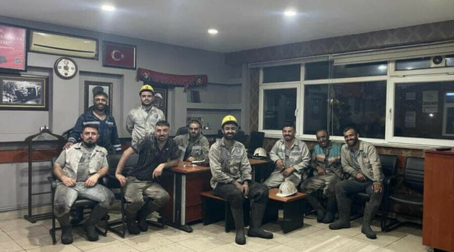 Maden faciası sonrası en acı paylaşım: 8 arkadaşıyla fotoğraf paylaşıp 'Geriye bir ben kaldım' yazdı