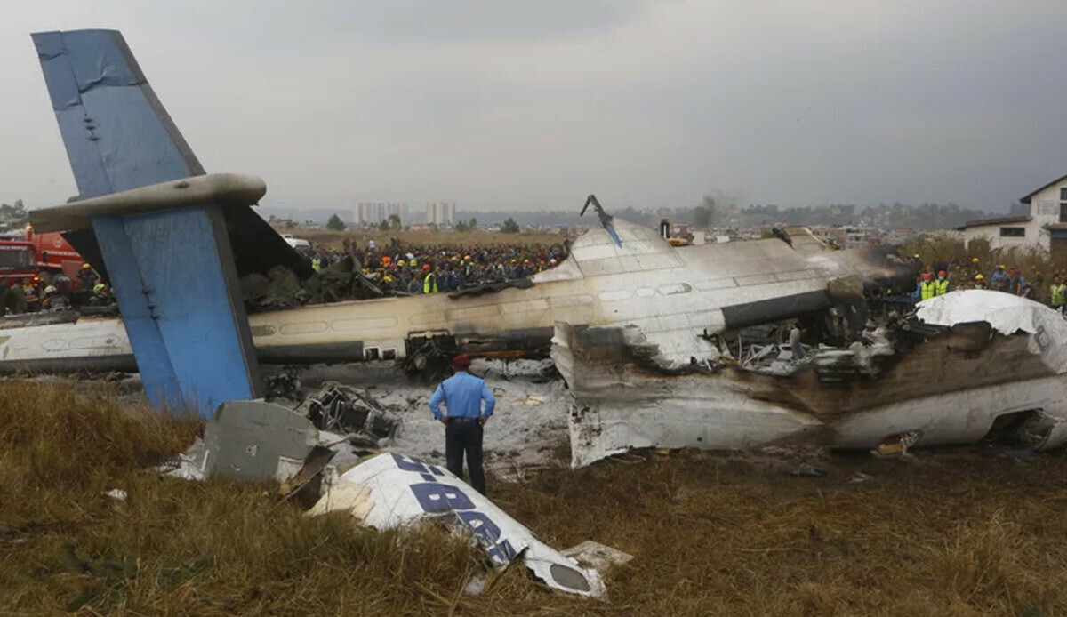 Bilim insanlarından Elon Musk'a uyarı: Uydular uçakları düşürebilir