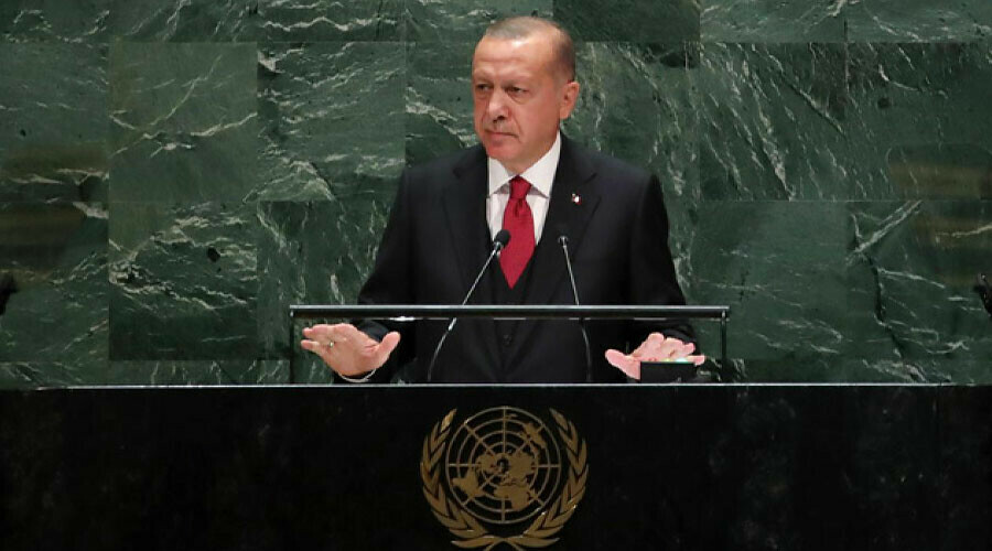 Prof. Dr. Aziz Sancar’dan yavru vatana tam destek:  'KKTC Tanınmalı' tişörtünü giydi Prof. Dr. Aziz Sancar’dan yavru vatana tam destek:  'KKTC Tanınmalı' tişörtünü giydi