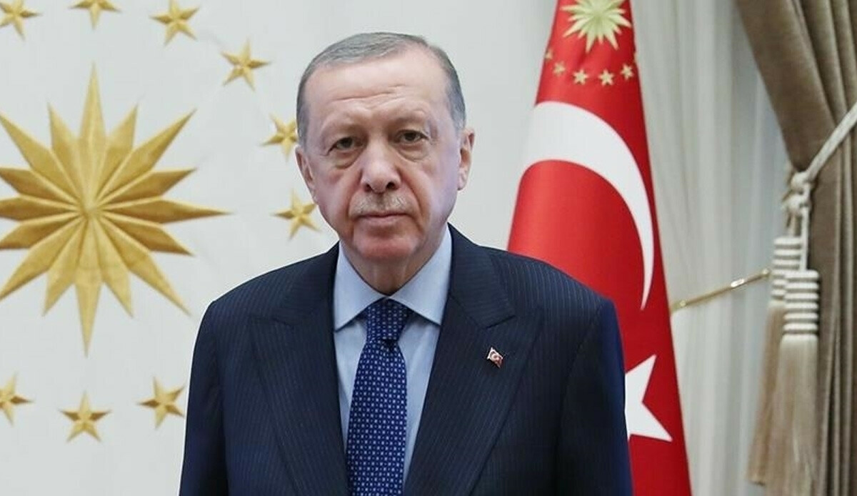 Cumhurbaşkanı Erdoğan, vefatının 19'uncu seneyi devriyesinde Aliya İzetbegoviç'i andı Cumhurbaşkanı Erdoğan, vefatının 19'uncu seneyi devriyesinde Aliya İzetbegoviç'i andı