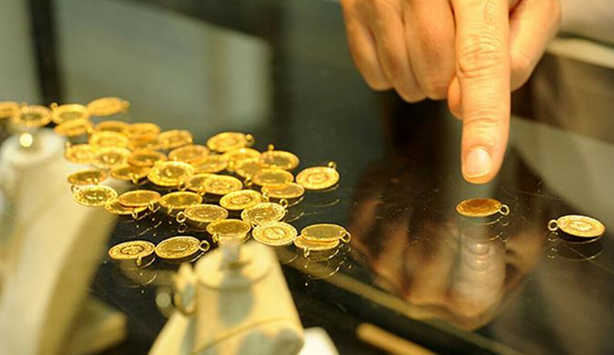 Altın yatırımcıları dikkat! Kritik seviyeye yaklaştı, altında çarpıcı tahmin geldi Altın yatırımcıları dikkat! Kritik seviyeye yaklaştı, altında çarpıcı tahmin geldi