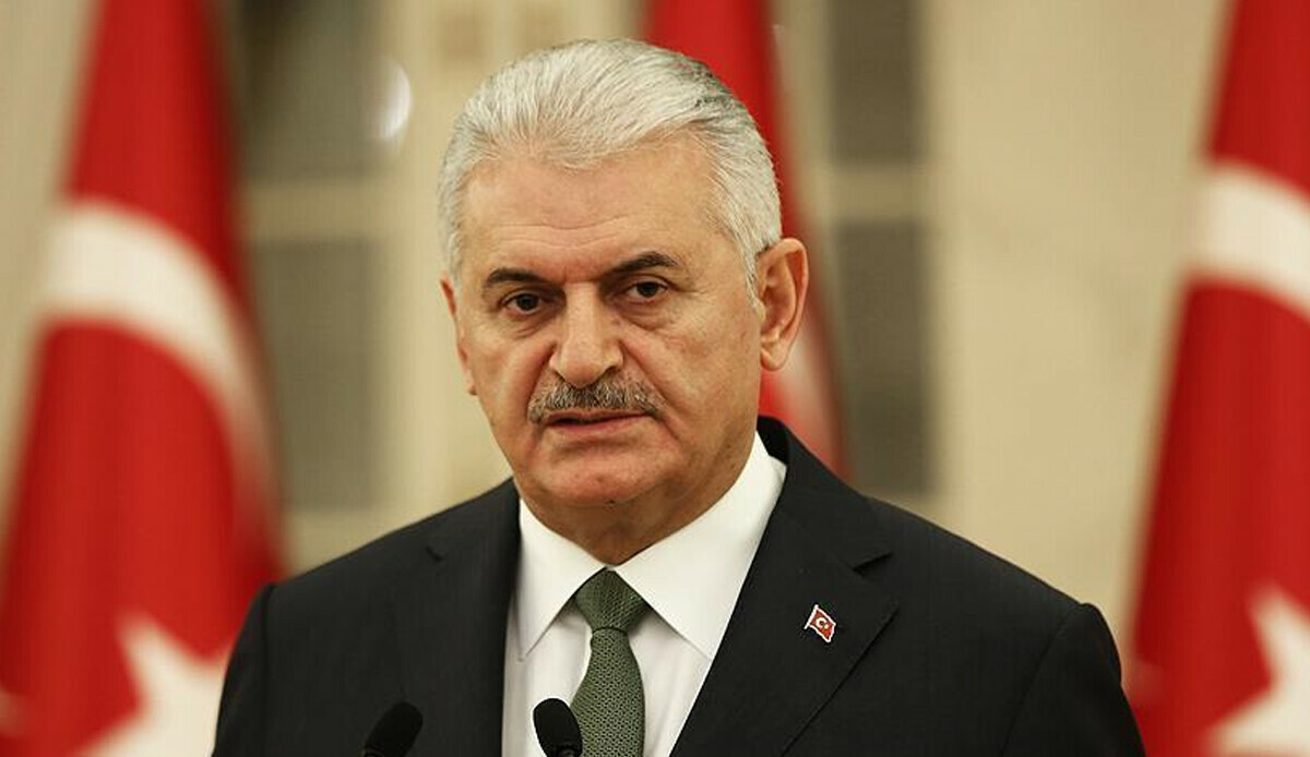 Binali Yıldırım Azerbaycan’da trafik kazası geçirdi Binali Yıldırım Azerbaycan’da trafik kazası geçirdi