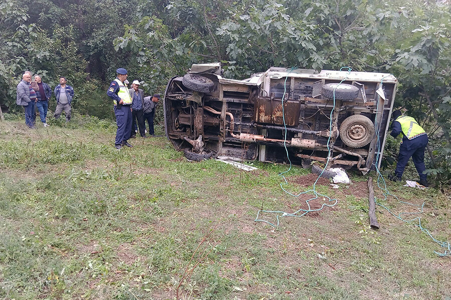Gümüşhane'de feci kaza! Park esnasında uçuruma yuvarlanan arabadaki 3 kişi öldü