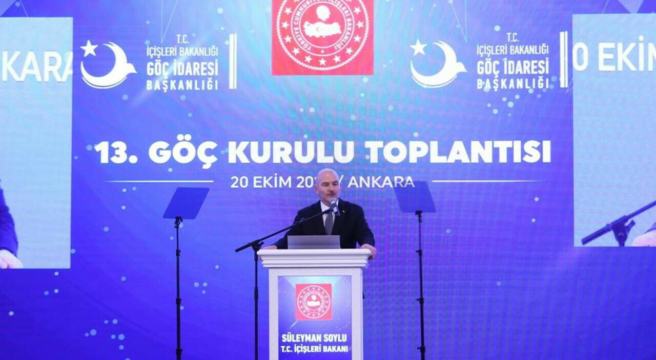 Bakan Soylu’dan Yunanistan tepkisi: Bize yaptıkları oyun zavallılık ve zayıflıktır Bakan Soylu’dan Yunanistan tepkisi: Bize yaptıkları oyun zavallılık ve zayıflıktır