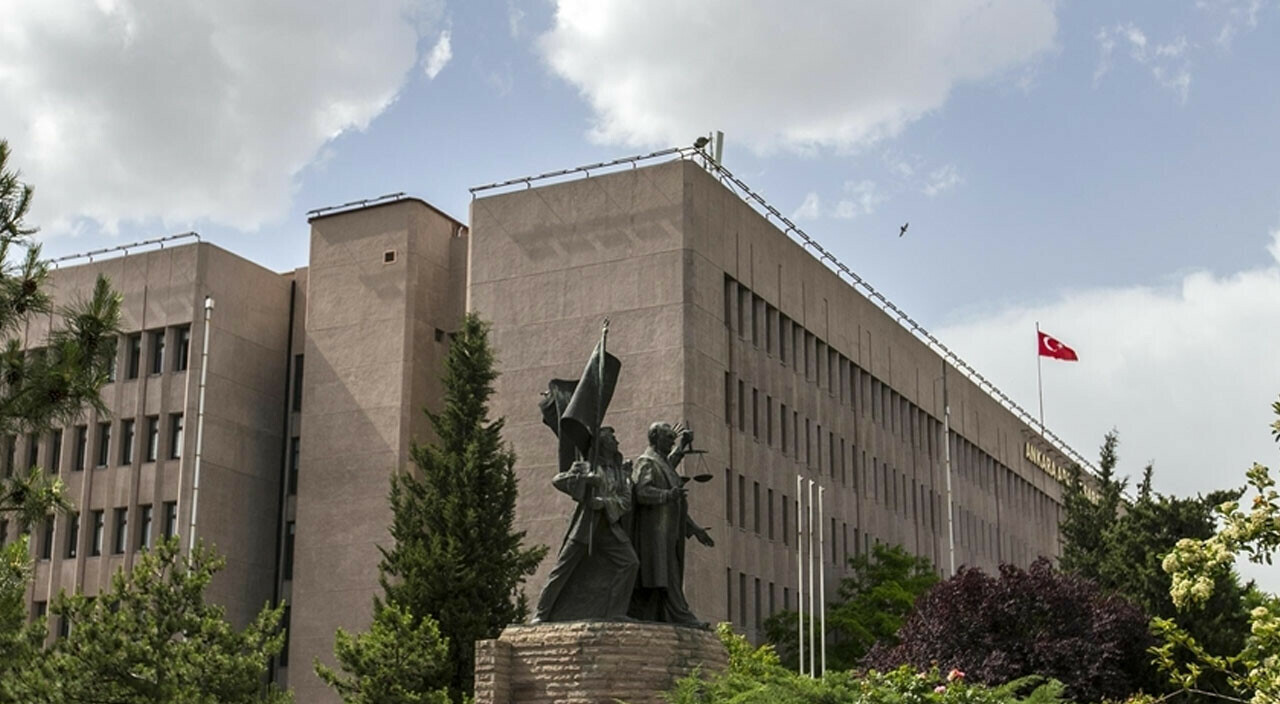 Son dakika! 8 ilde yasa dışı bahis soruşturması: 40 milyon dolarlık kripto paraya el konuldu Son dakika! 8 ilde yasa dışı bahis soruşturması: 40 milyon dolarlık kripto paraya el konuldu