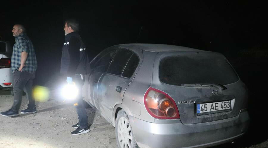 Denizli'de sır ölüm: Kadın sürücüye yardıma giden oto tamircisi yol kenarında bulundu Denizli'de sır ölüm: Kadın sürücüye yardıma giden oto tamircisi yol kenarında bulundu