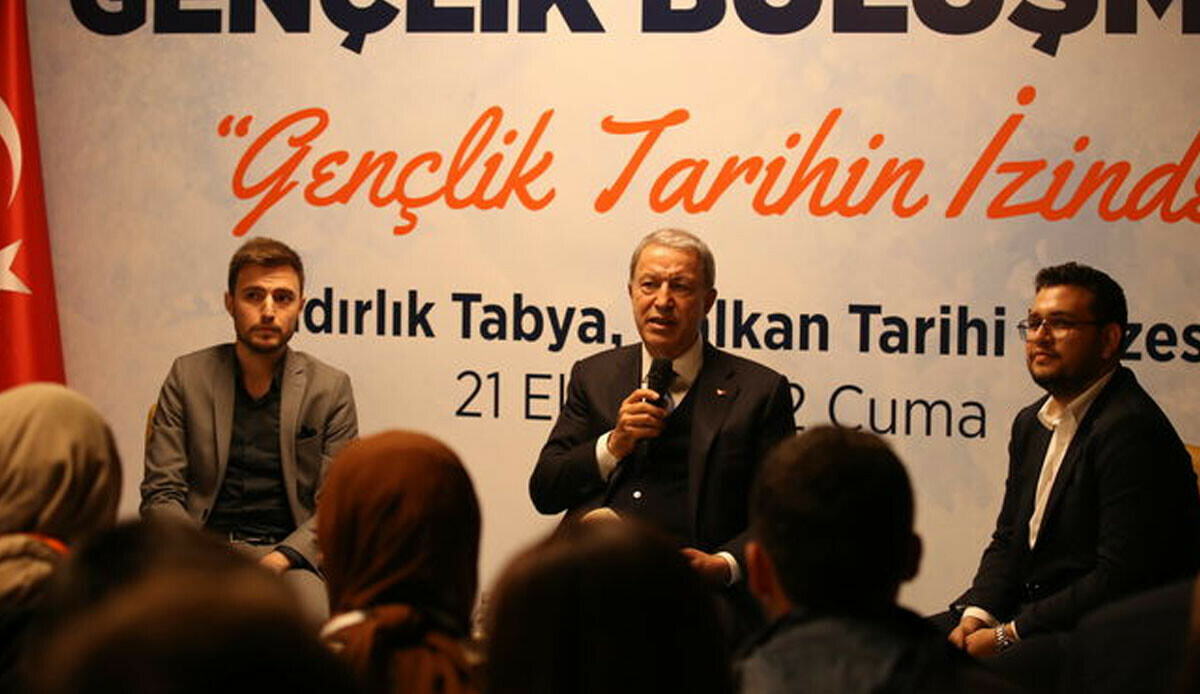 Bakan Akar'dan yerli ve milli savunma sanayi vurgusu: Lüks değil zorunluluk Bakan Akar'dan yerli ve milli savunma sanayi vurgusu: Lüks değil zorunluluk