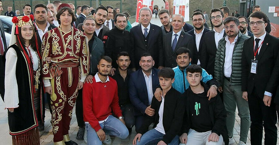 Bakan Akar'dan yerli ve milli savunma sanayi vurgusu: Lüks değil zorunluluk