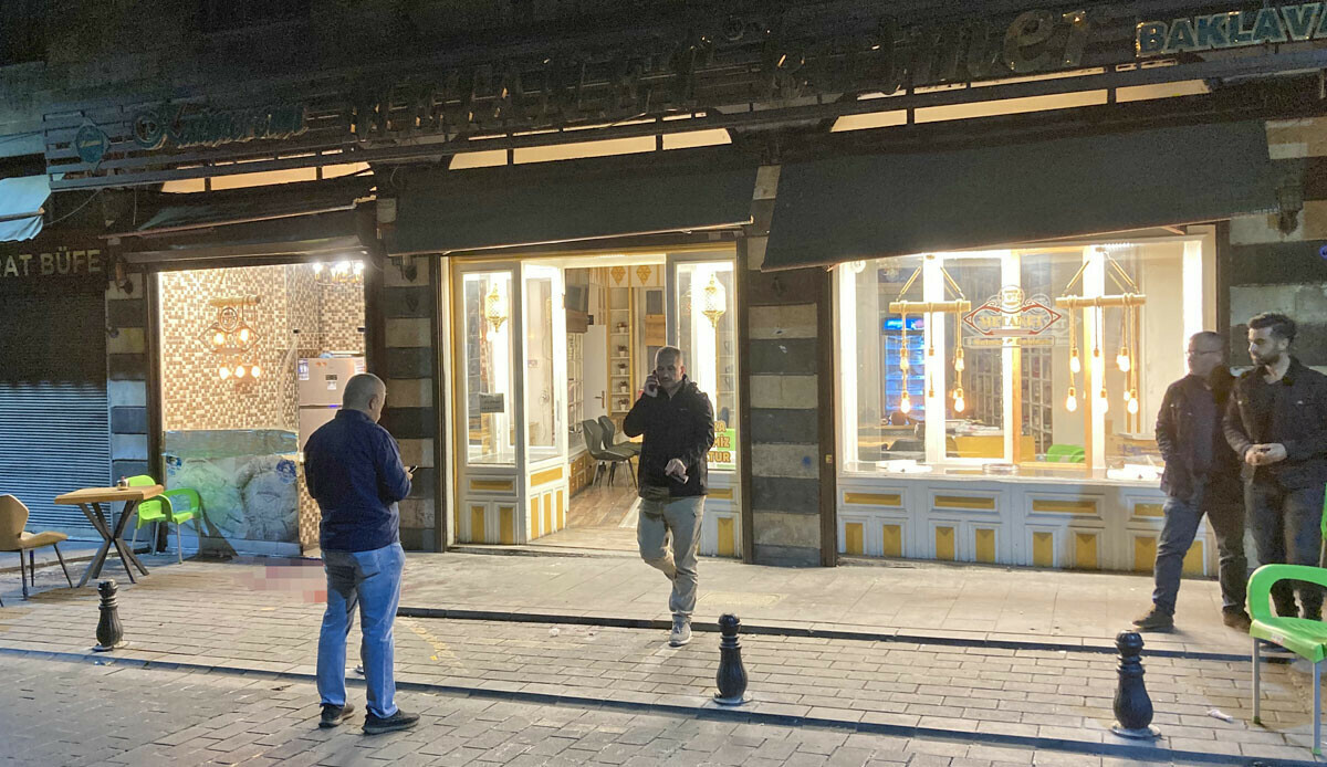 Ünlü katmerci ve oğluna silahlı saldırı Ünlü katmerci ve oğluna silahlı saldırı