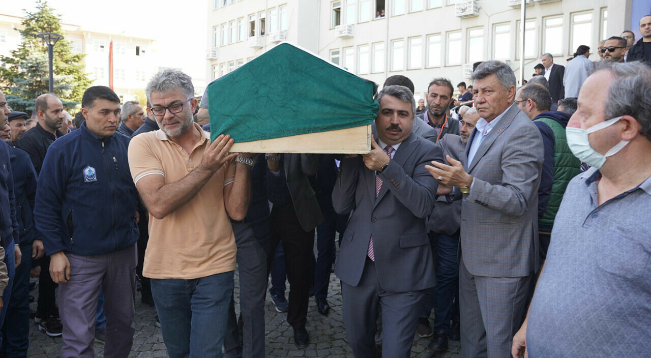 Kalp krizi geçiren arkadaşının anısına düzenlenen turnuvada kalp krizi geçirdi