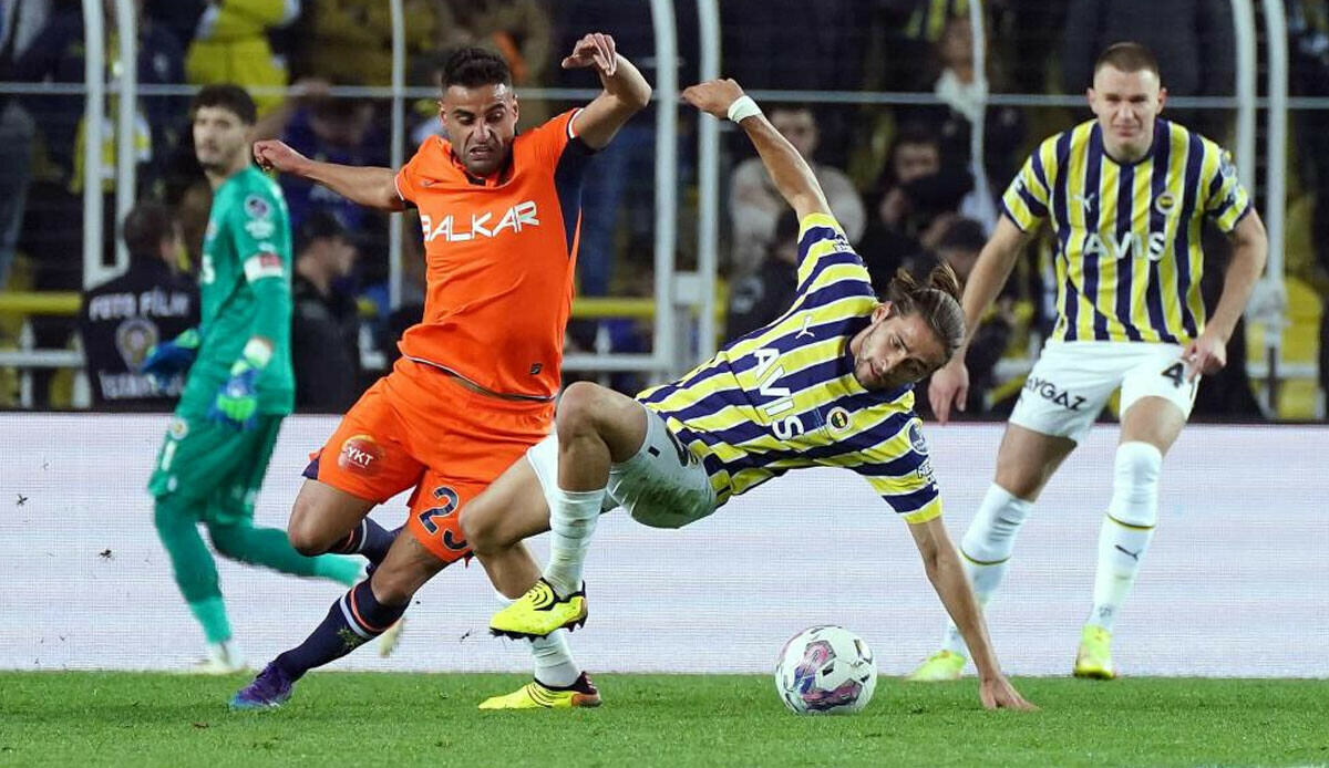 Fenerbahçe Medipol Başakşehir'i Diego Rossi'yle devirdi, zirveyi ele geçirdi Fenerbahçe Medipol Başakşehir'i Diego Rossi'yle devirdi, zirveyi ele geçirdi