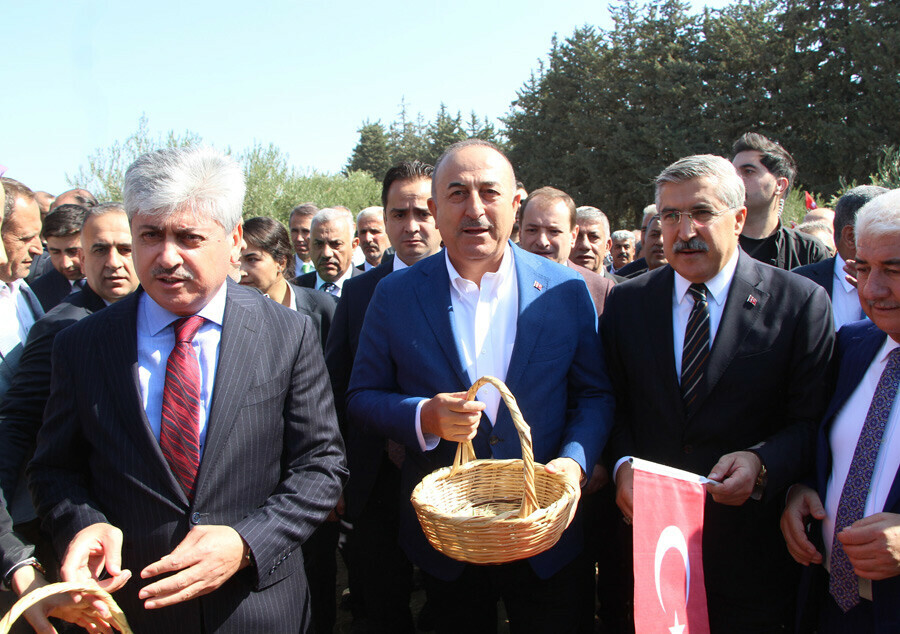 Bakan Çavuşoğlu'ndan Yunanistan'a nükteli mesaj: Barış istememiz, savaşı bilmediğimiz anlamına gelmez Bakan Çavuşoğlu'ndan Yunanistan'a nükteli mesaj: Barış istememiz, savaşı bilmediğimiz anlamına gelmez
