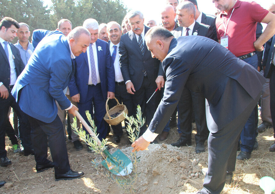 Bakan Çavuşoğlu'ndan Yunanistan'a nükteli mesaj: Barış istememiz, savaşı bilmediğimiz anlamına gelmez Bakan Çavuşoğlu'ndan Yunanistan'a nükteli mesaj: Barış istememiz, savaşı bilmediğimiz anlamına gelmez